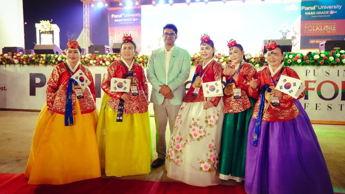 पारुल यूनिवर्सिटी