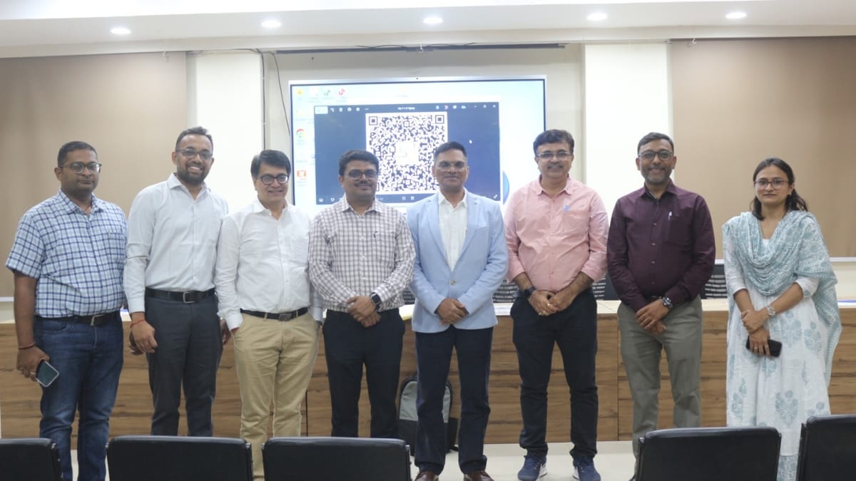 सार्वजनिक यूनिवर्सिटी