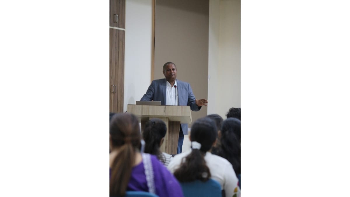 सार्वजनिक यूनिवर्सिटी